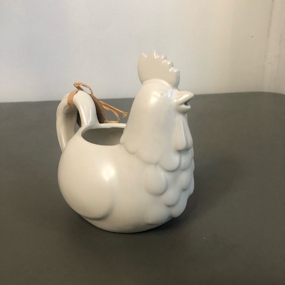 New 2025 Release Rae Dunn “CREAM” Farmline Rooster Creamer NWT - Picture 3 of 4